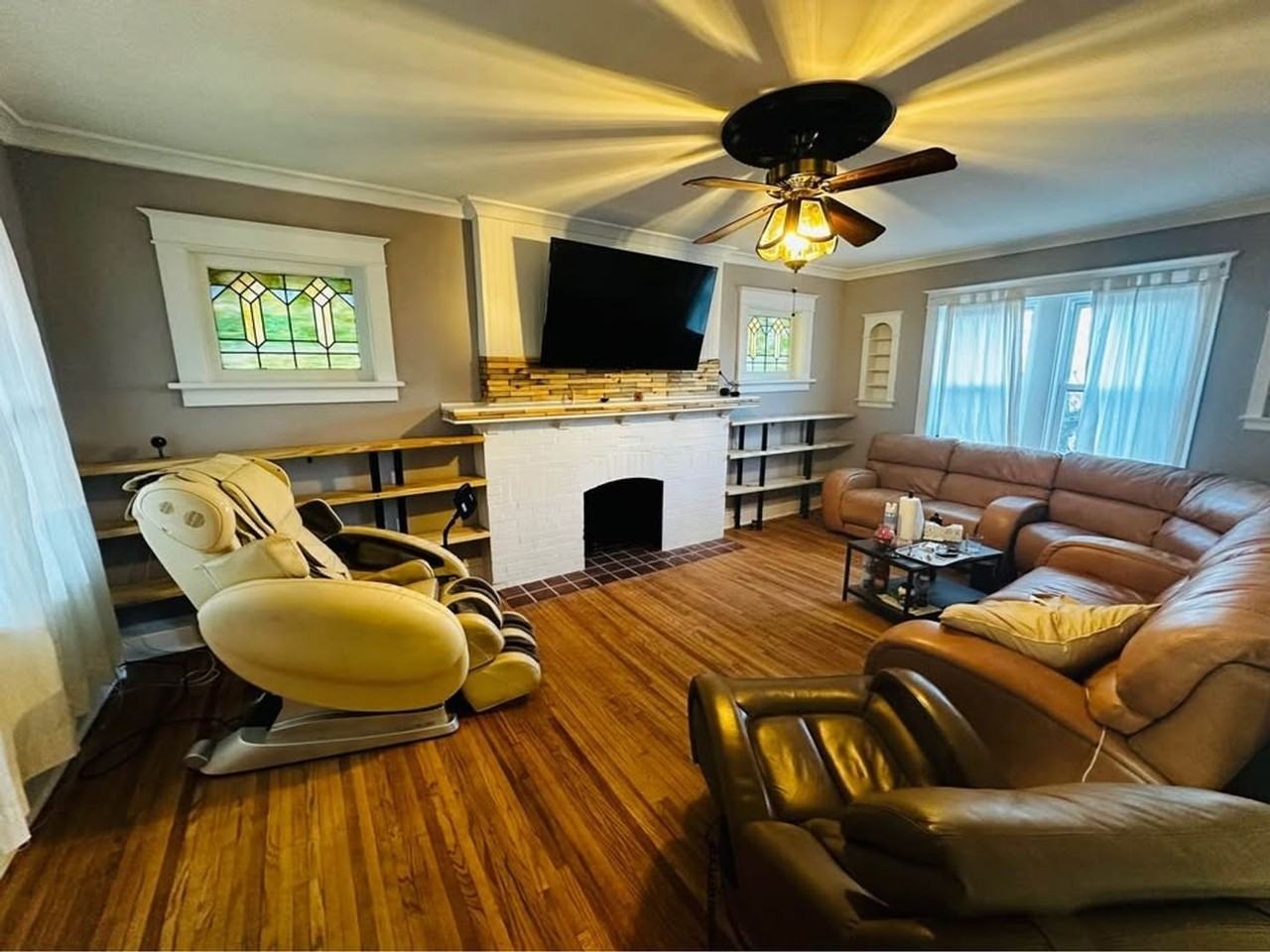 2835 Hampton Ave - Photo 6 of 22