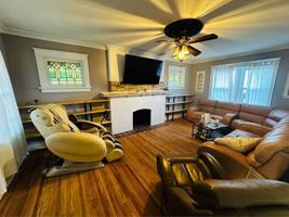 featured image of 2835 Hampton Ave