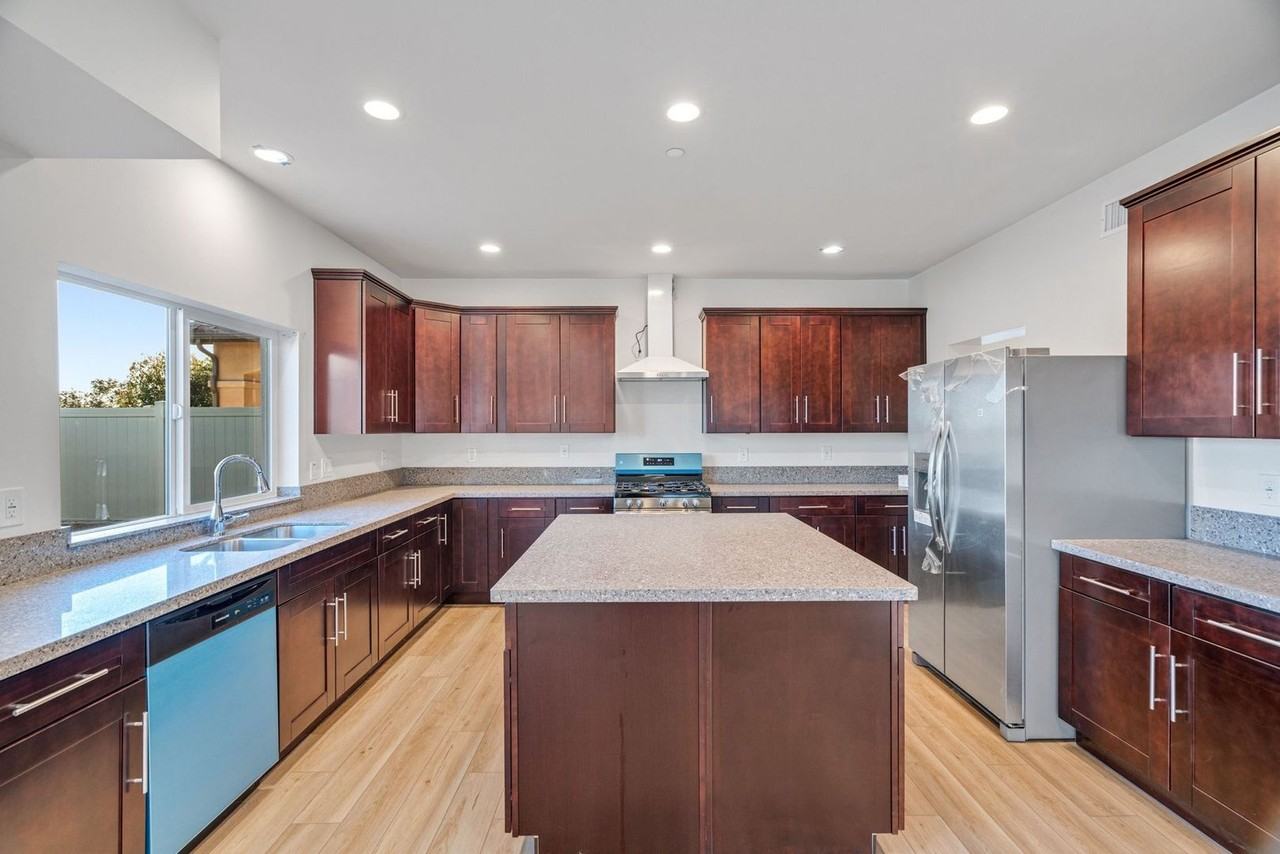 8500 Grove Hill Ct - Photo 6 of 19