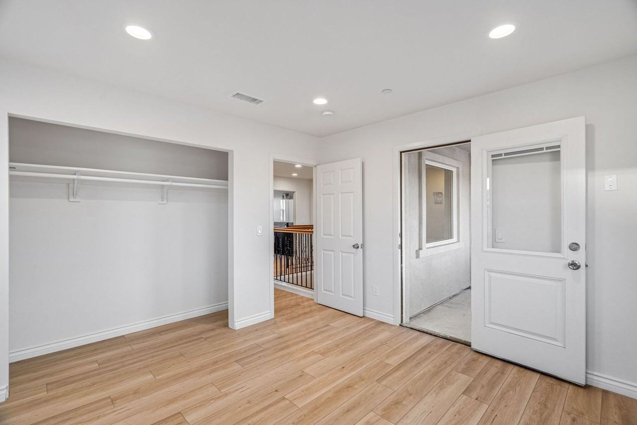 8500 Grove Hill Ct - Photo 7 of 19