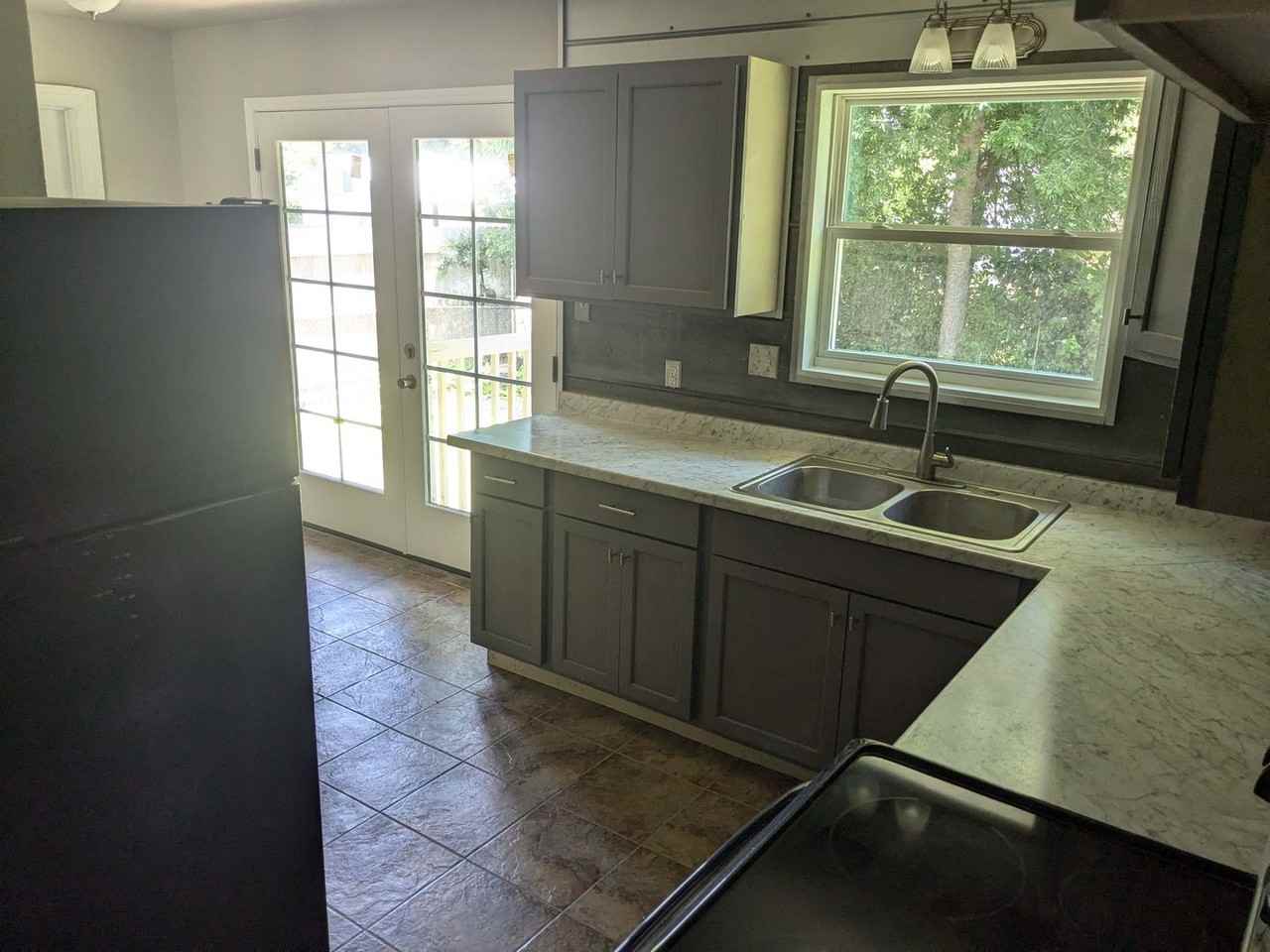 2517 Goliad St - Photo 4 of 21