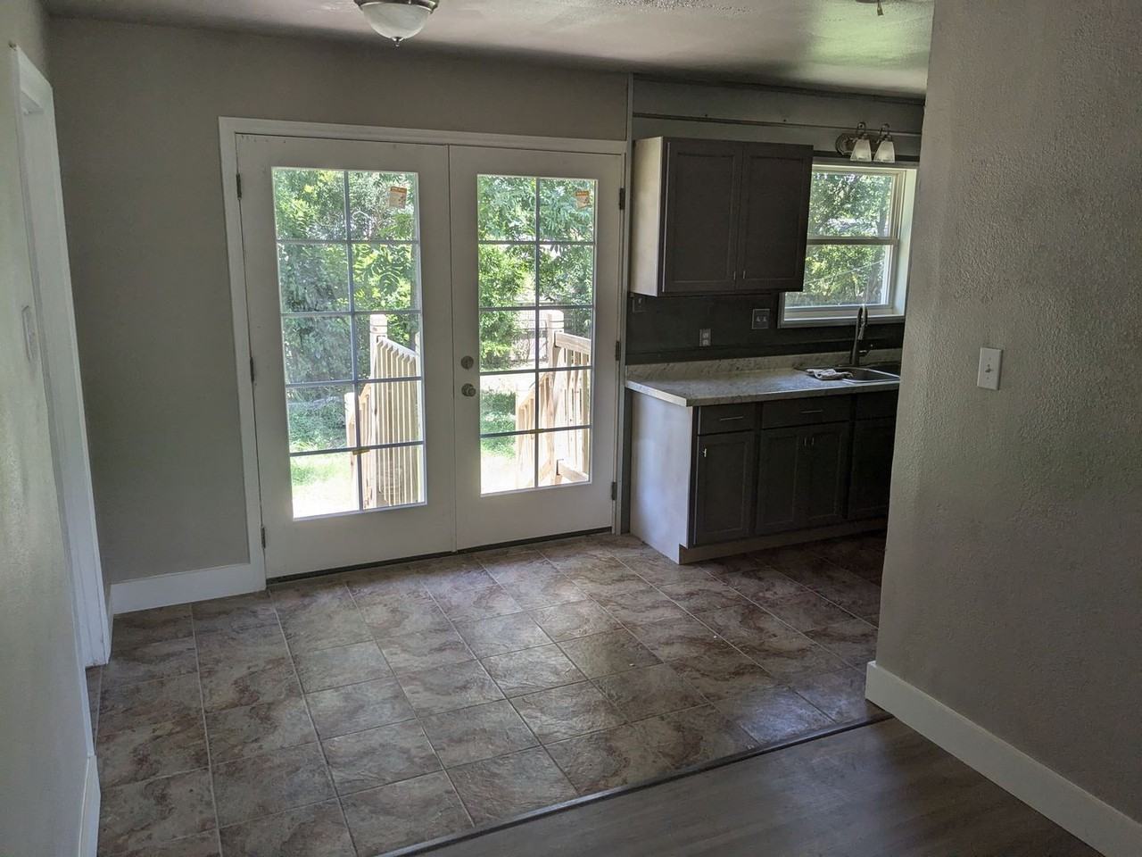 2517 Goliad St - Photo 5 of 21