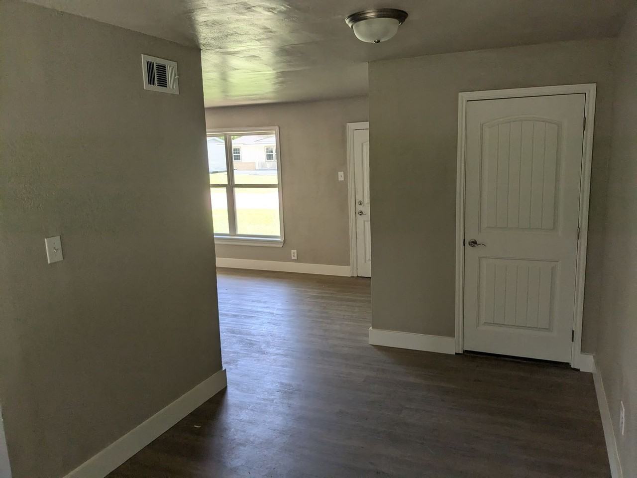 2517 Goliad St - Photo 7 of 21