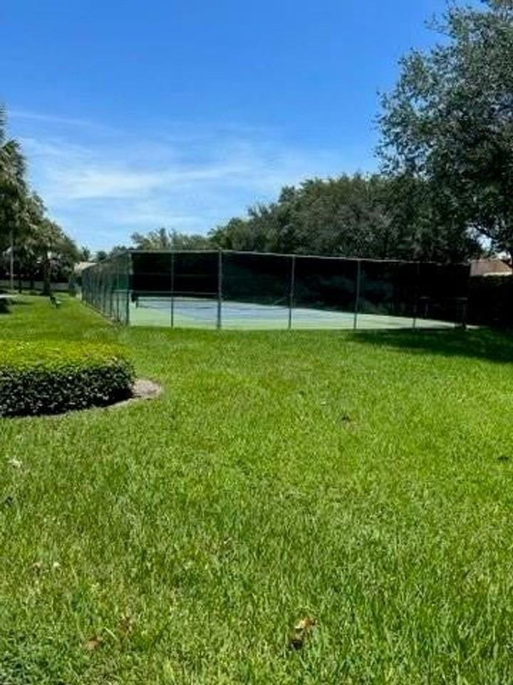 406 Buttonwood Pl #406 - Photo 4 of 24