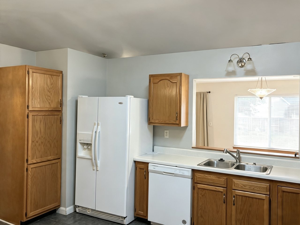 4327 Hadley Ct - Photo 4 of 13