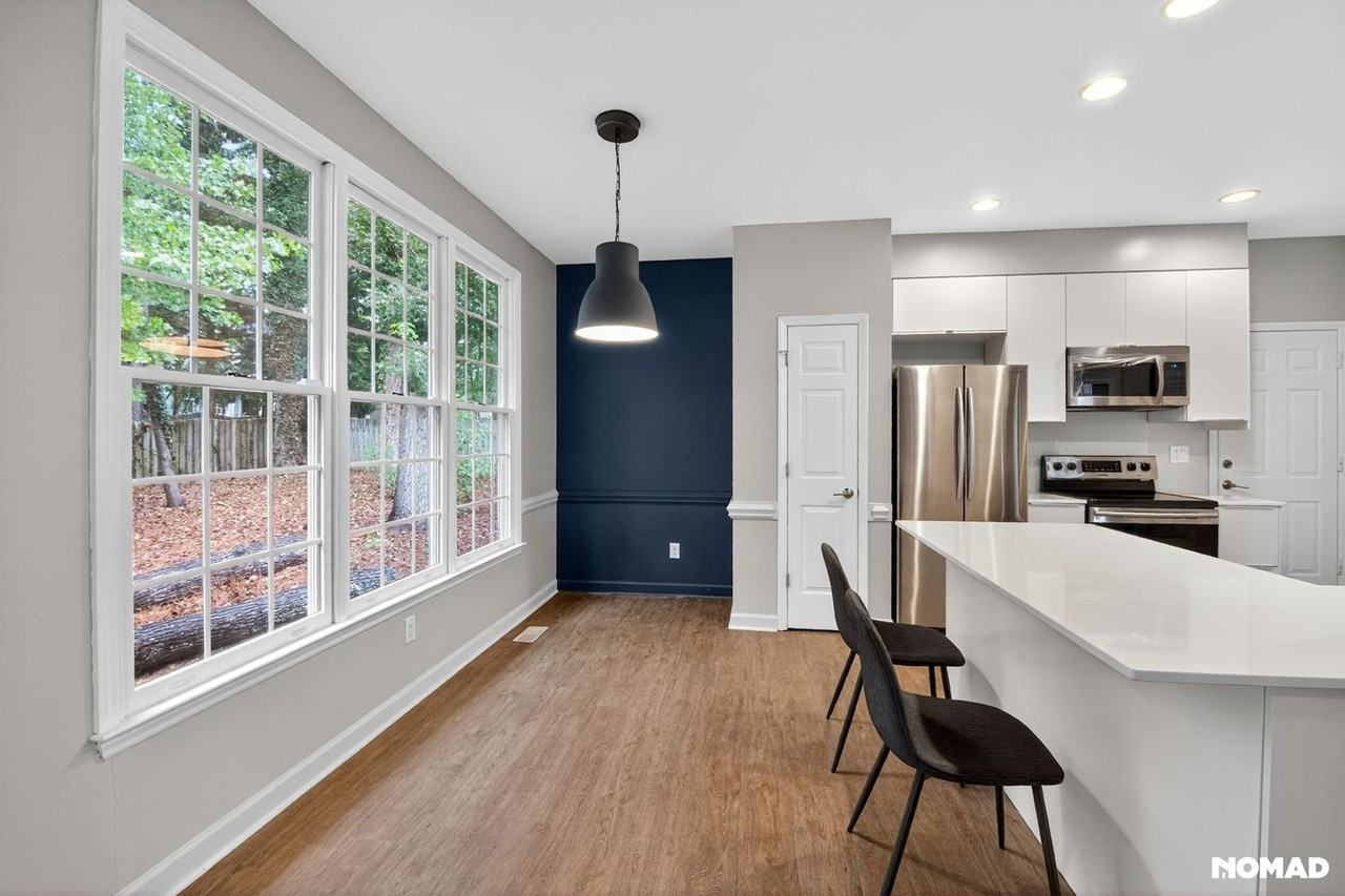 8006 Crenshaw Ln - Photo 5 of 13