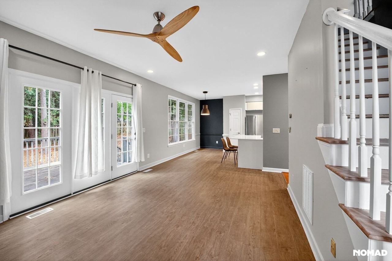 8006 Crenshaw Ln - Photo 6 of 13