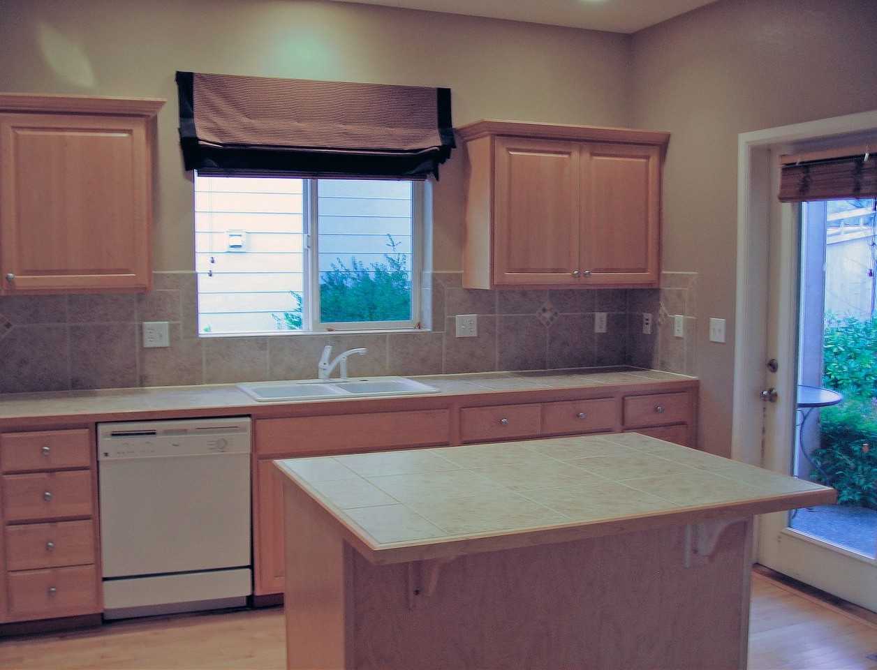 17046 Parkside Way Se - Photo 2 of 6
