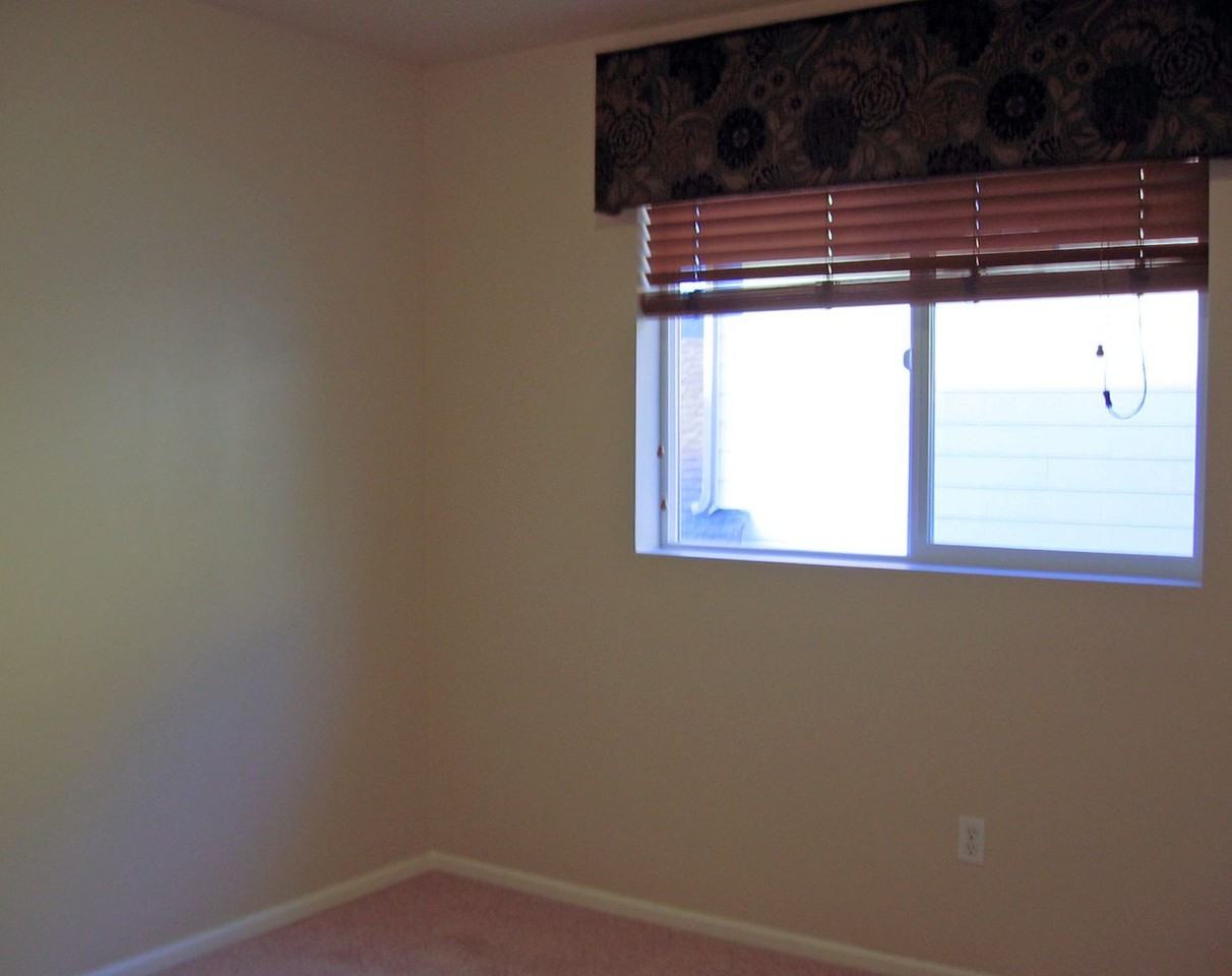 17046 Parkside Way Se - Photo 4 of 6