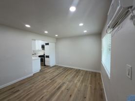 390 - Photo 1 of 1