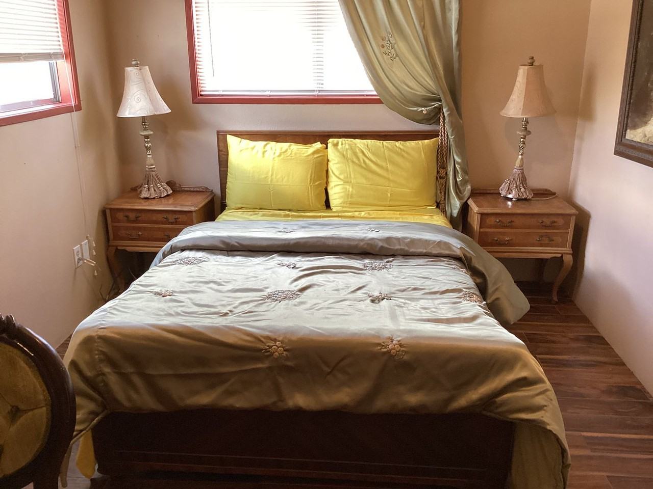 1720 Worden Ave - Photo 3 of 17