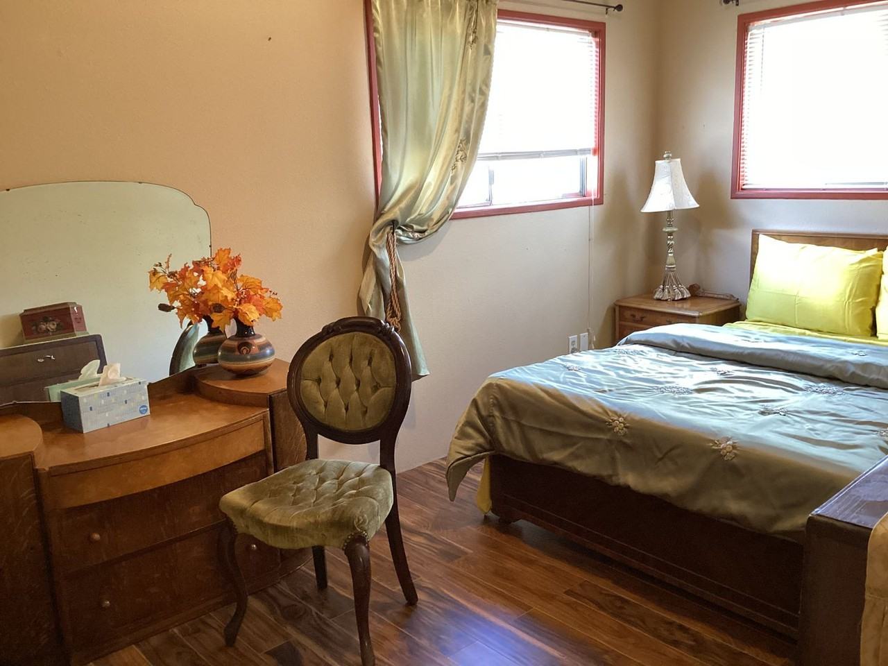 1720 Worden Ave - Photo 6 of 17