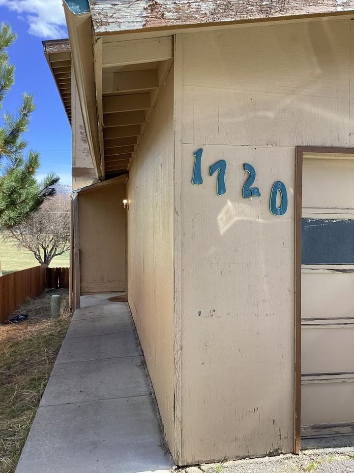 1720 Worden Ave - Photo 4 of 14