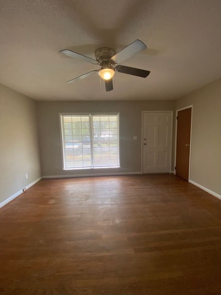 197 Merlin Dr - Photo 2 of 14
