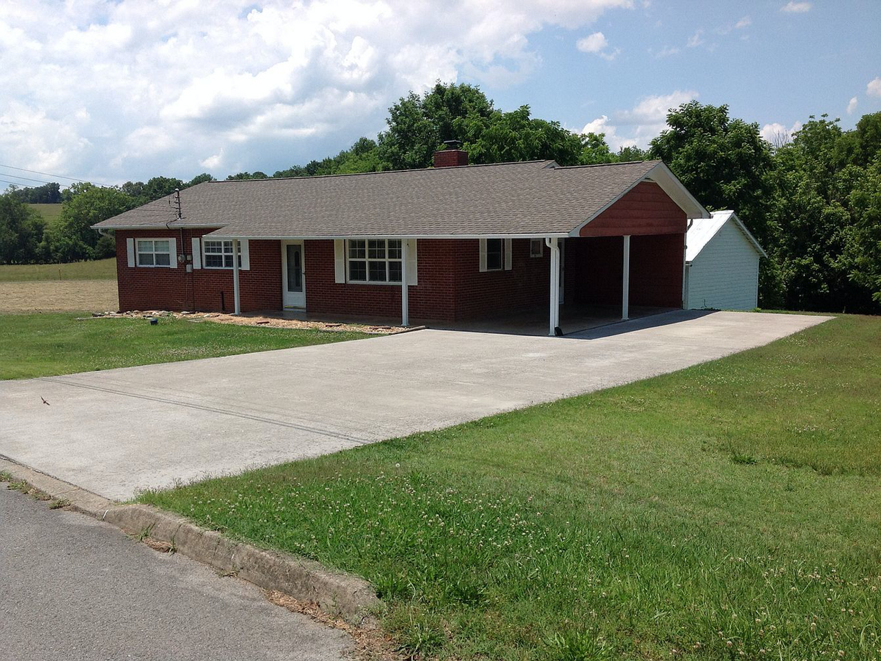 1905 Vickers Ln