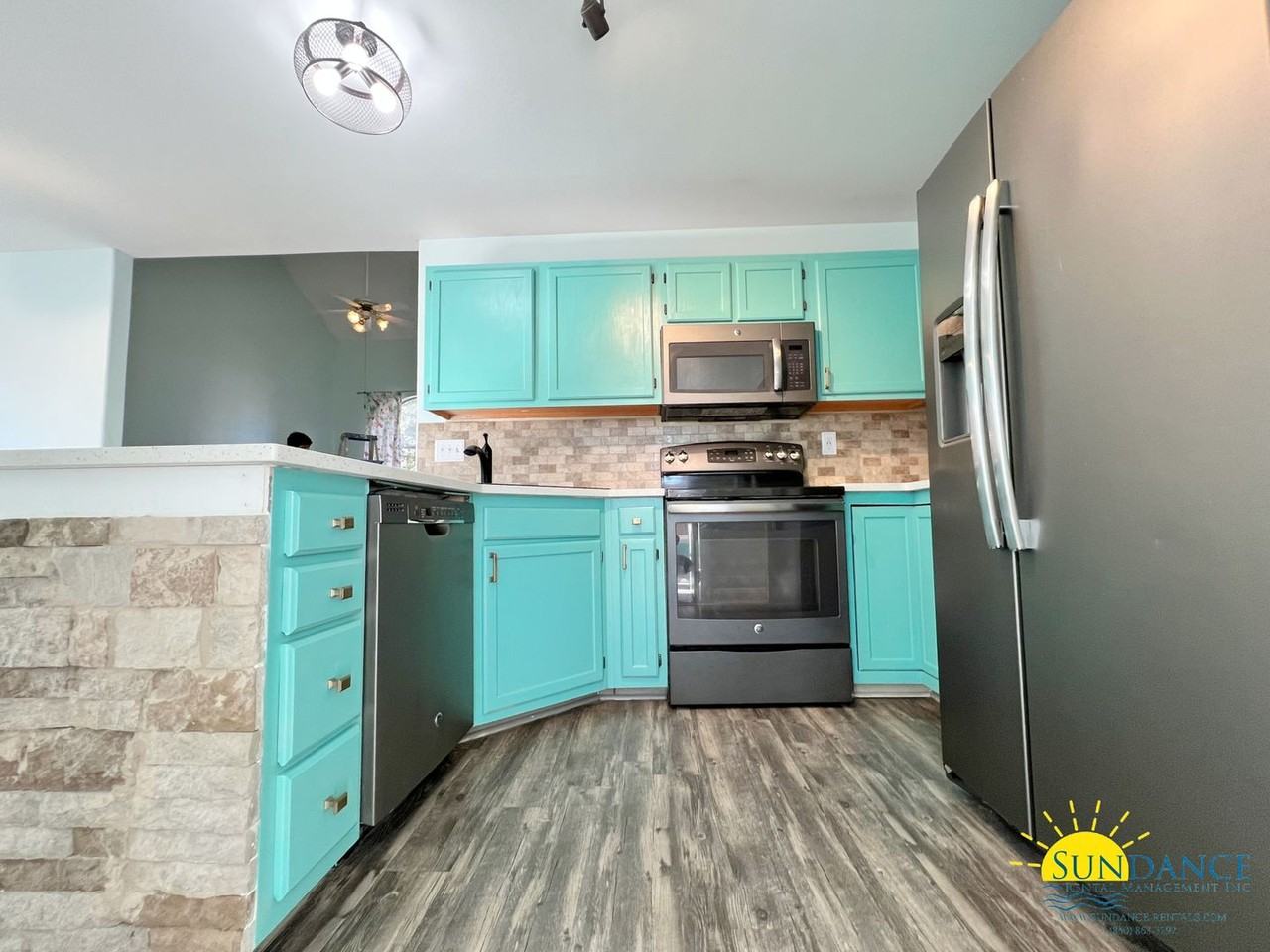 1059 Windmill Dr - Photo 5 of 25