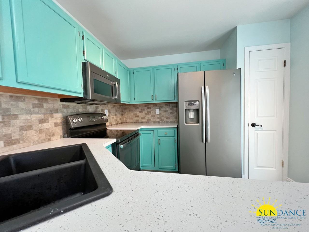 1059 Windmill Dr - Photo 6 of 25