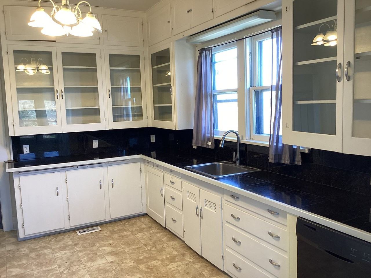 327 Grant St - Photo 2 of 11