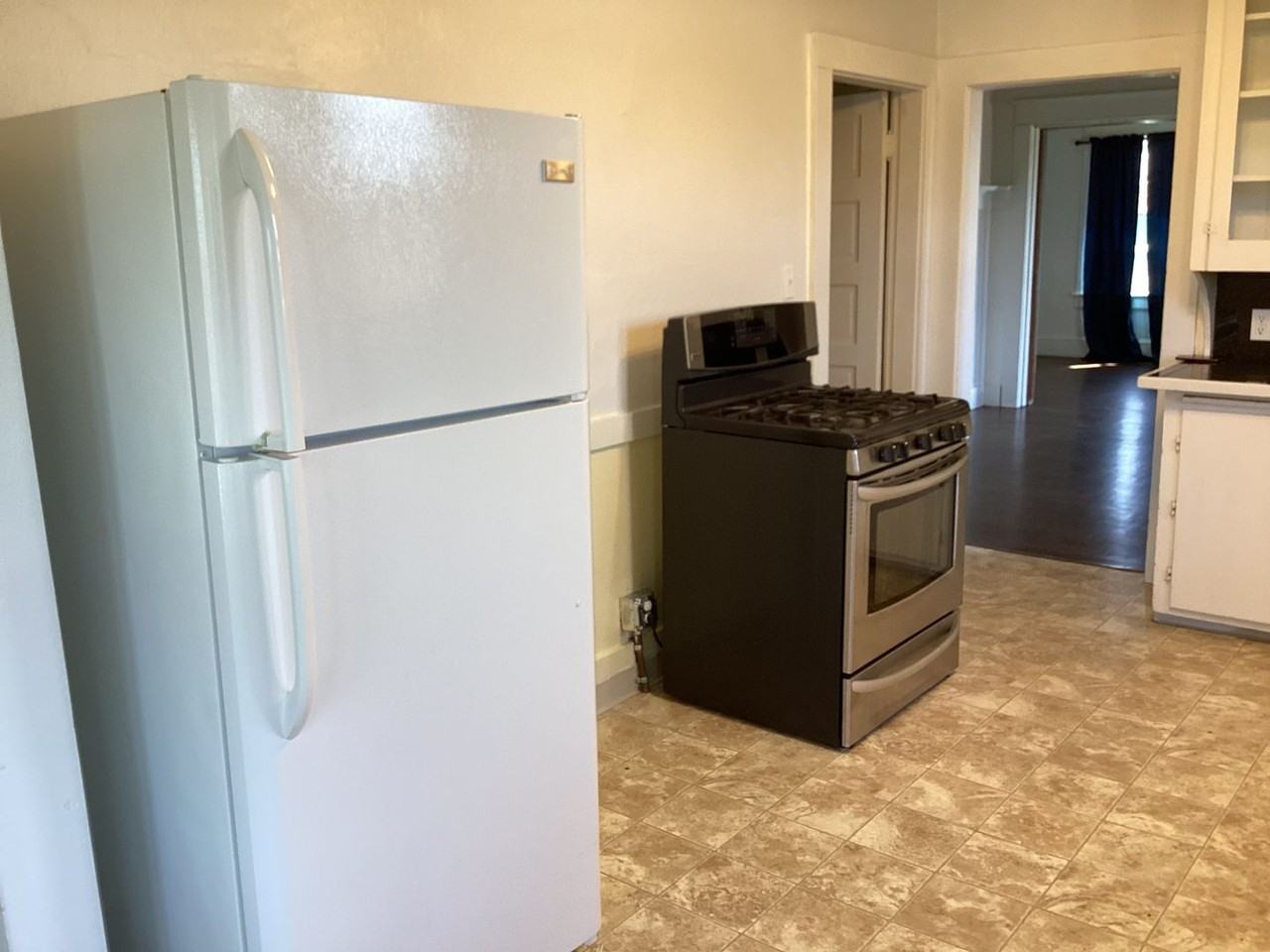 327 Grant St - Photo 6 of 11