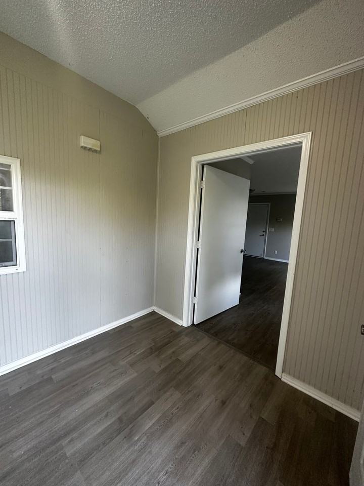 742 Old Sulphur Springs Rd - Photo 5 of 40