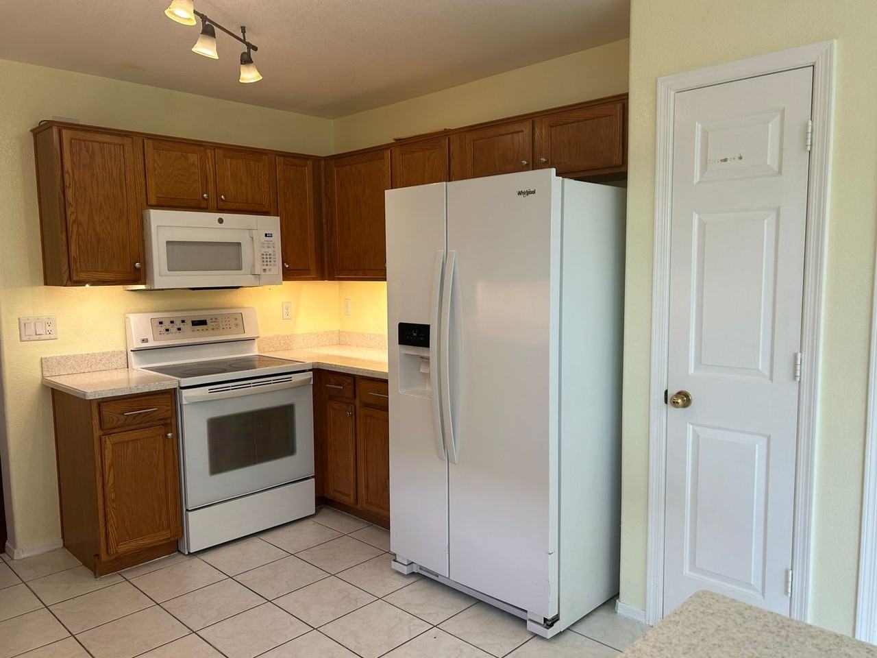 11438 W Virginia Ave - Photo 5 of 23