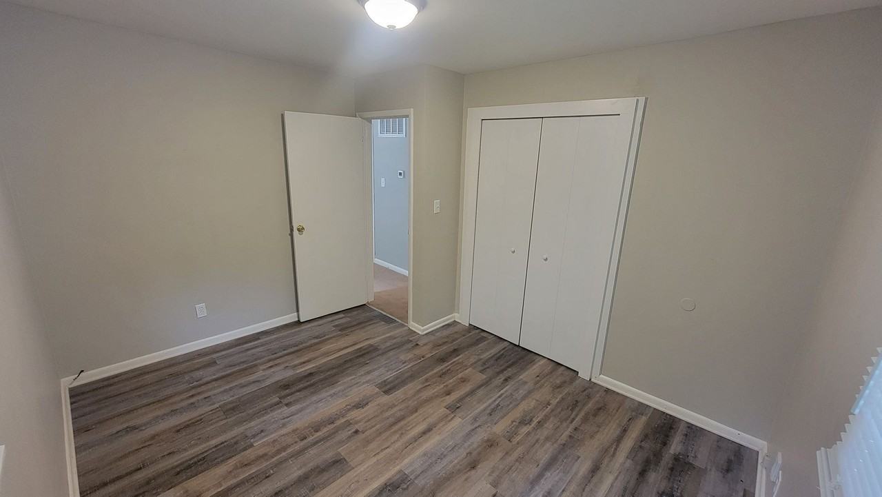 10210 Browns Ct - Photo 7 of 12