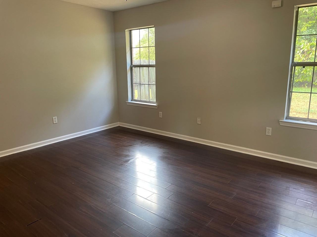 1425 Joyner Dr - Photo 6 of 15
