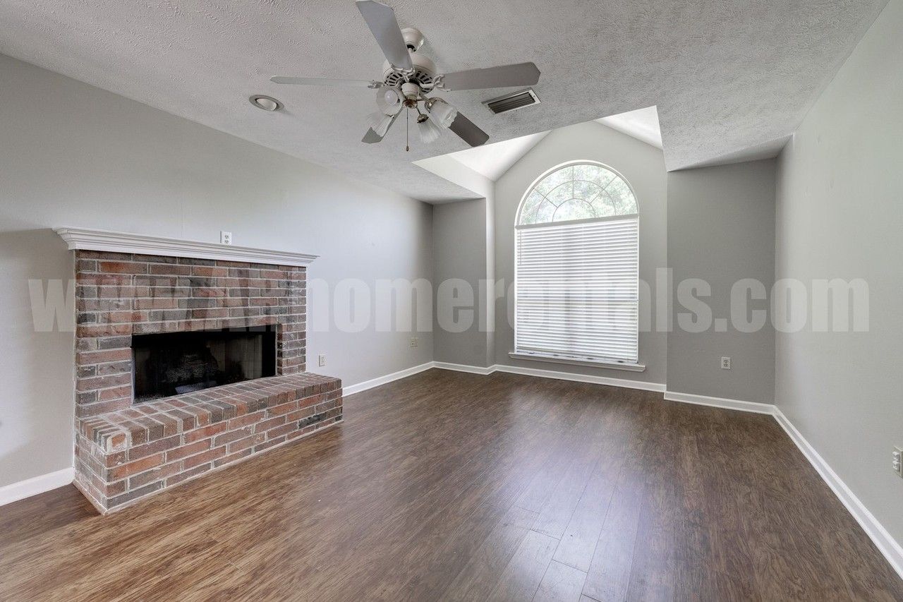 2765 Archer Ln - Photo 6 of 19