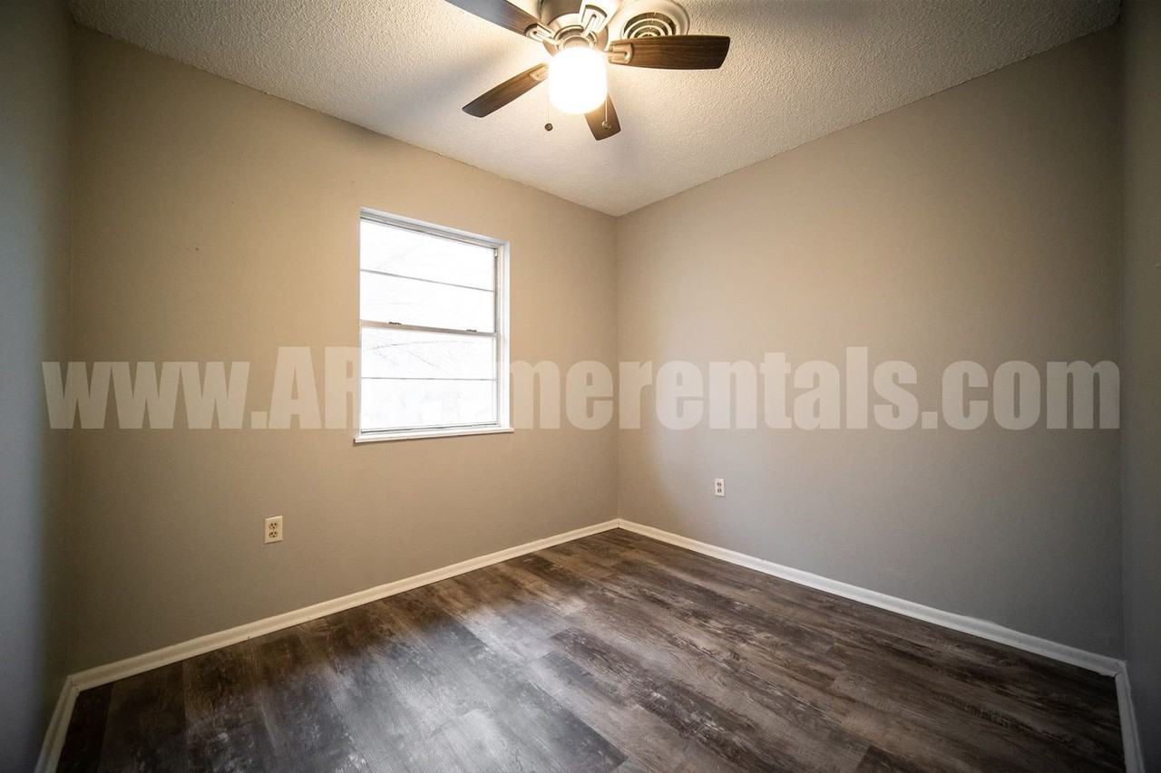 916 Desoto Pl - Photo 7 of 11