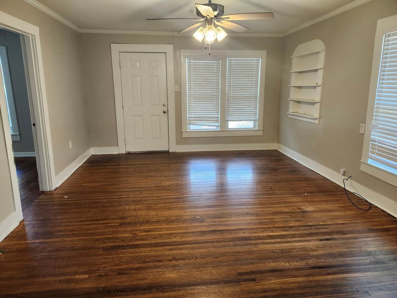 311 E Narroway - Photo 6 of 14