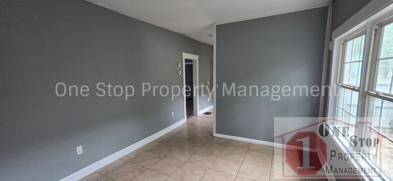 5441 E 27th St - Photo 6 of 26