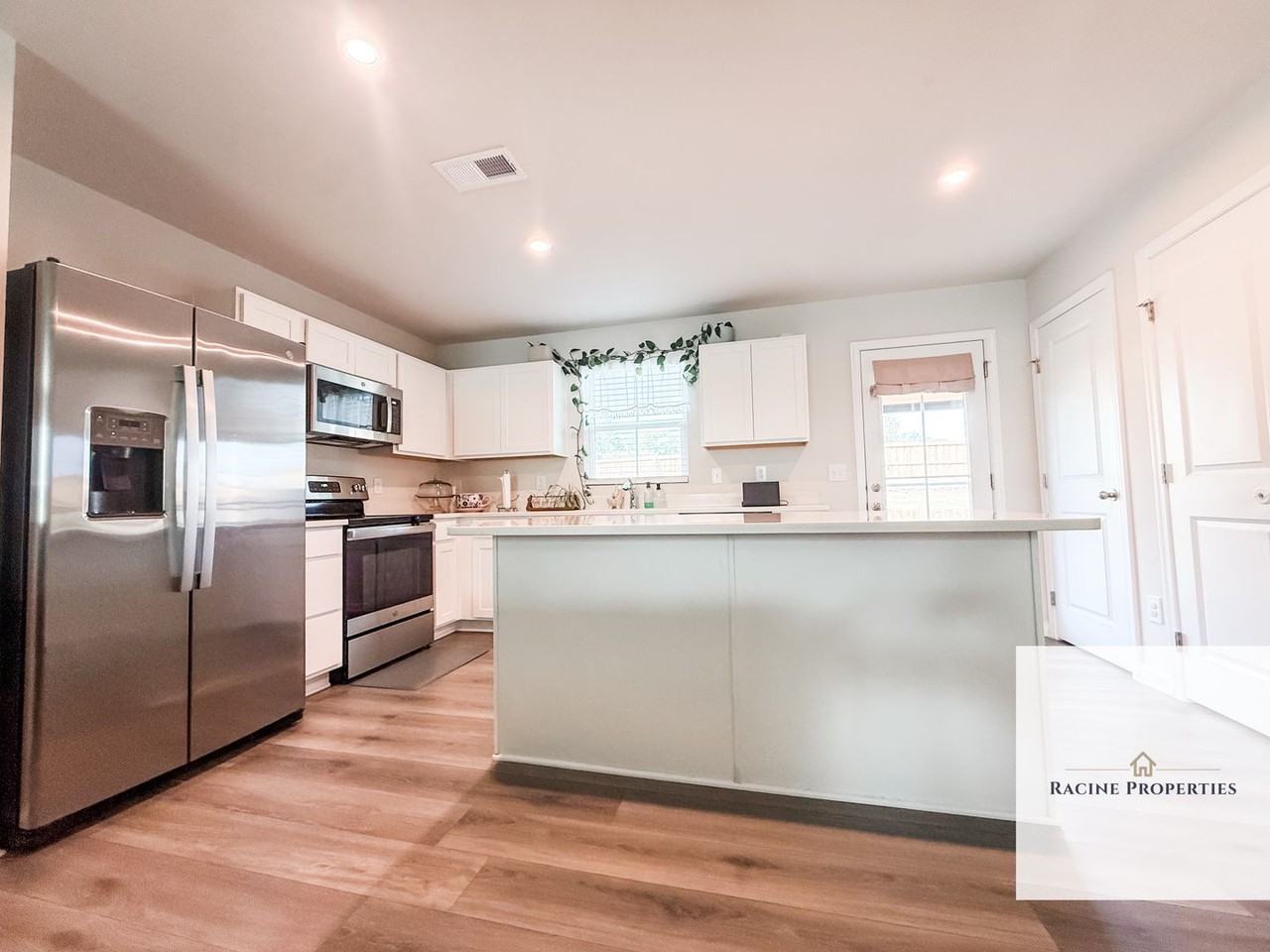 624 Batchomble Ln - Photo 6 of 19