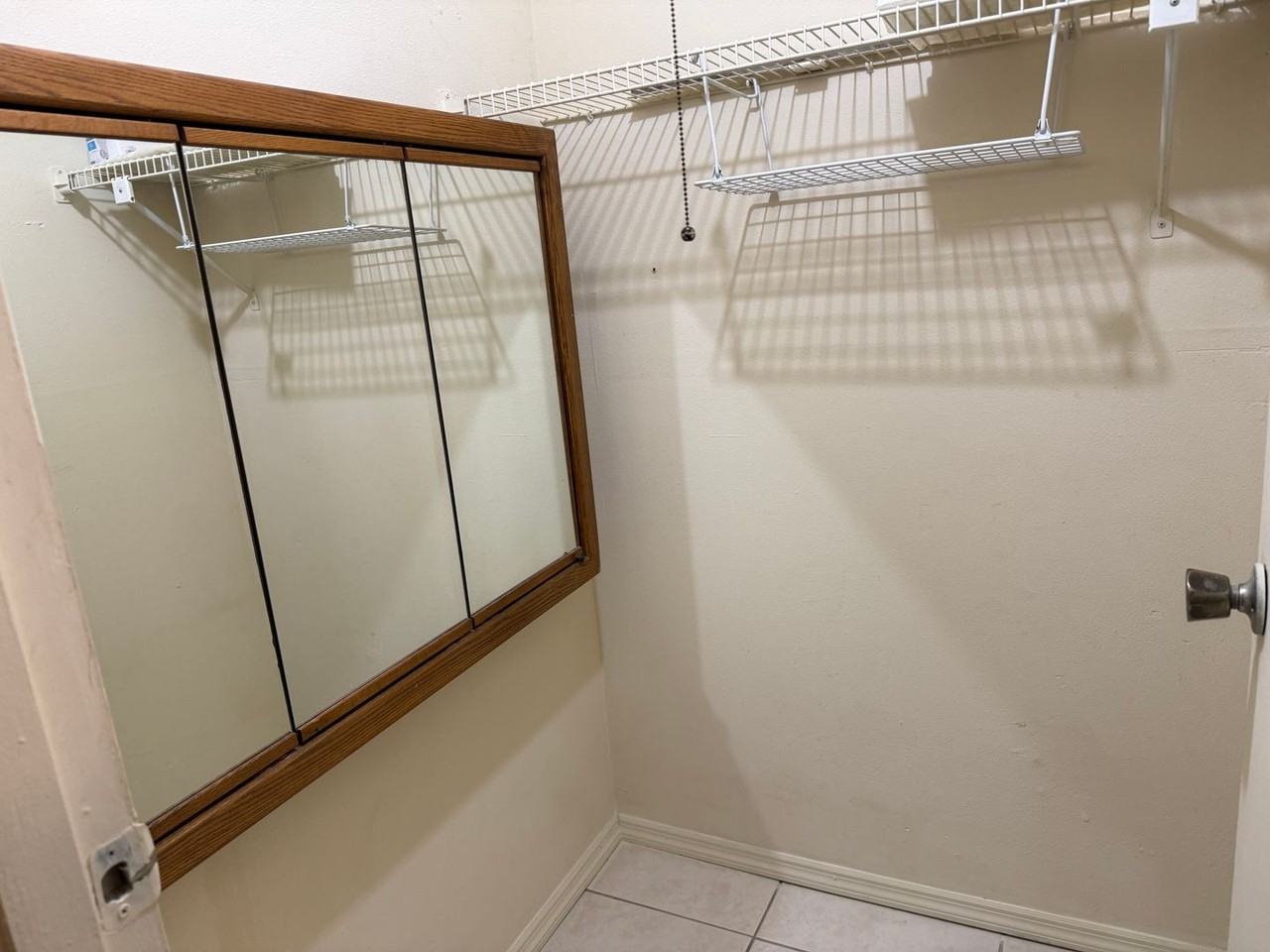 2811 Sw Archer Rd - Photo 4 of 9