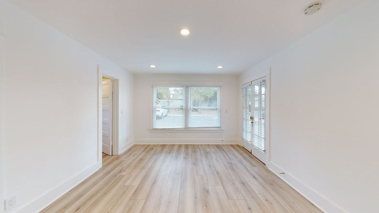 536 N Madison Ave - Photo 6 of 15