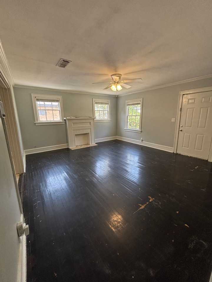 127 E Olive St - Photo 2 of 11