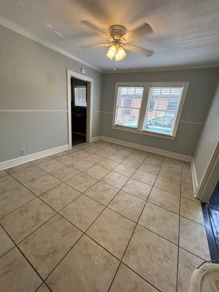 127 E Olive St - Photo 5 of 11