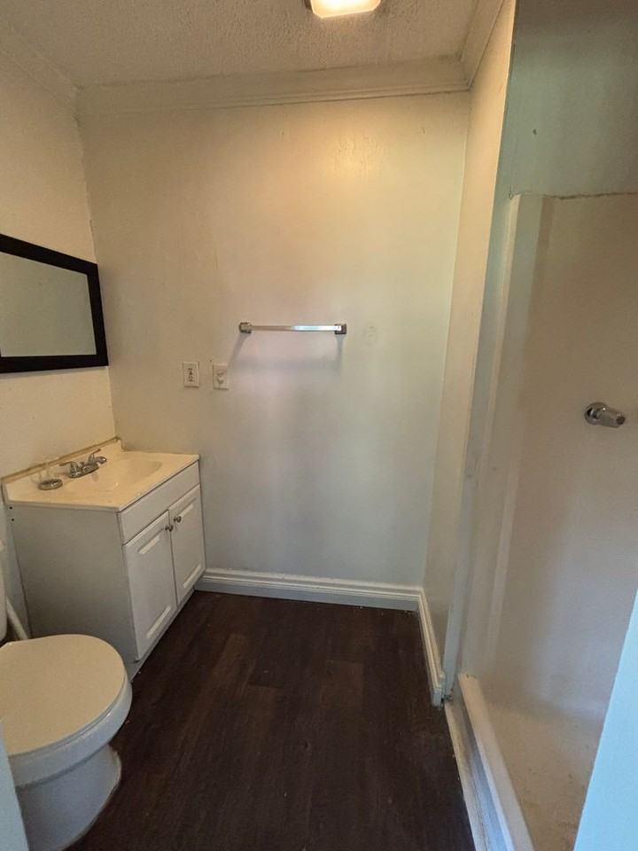 127 E Olive St - Photo 7 of 11