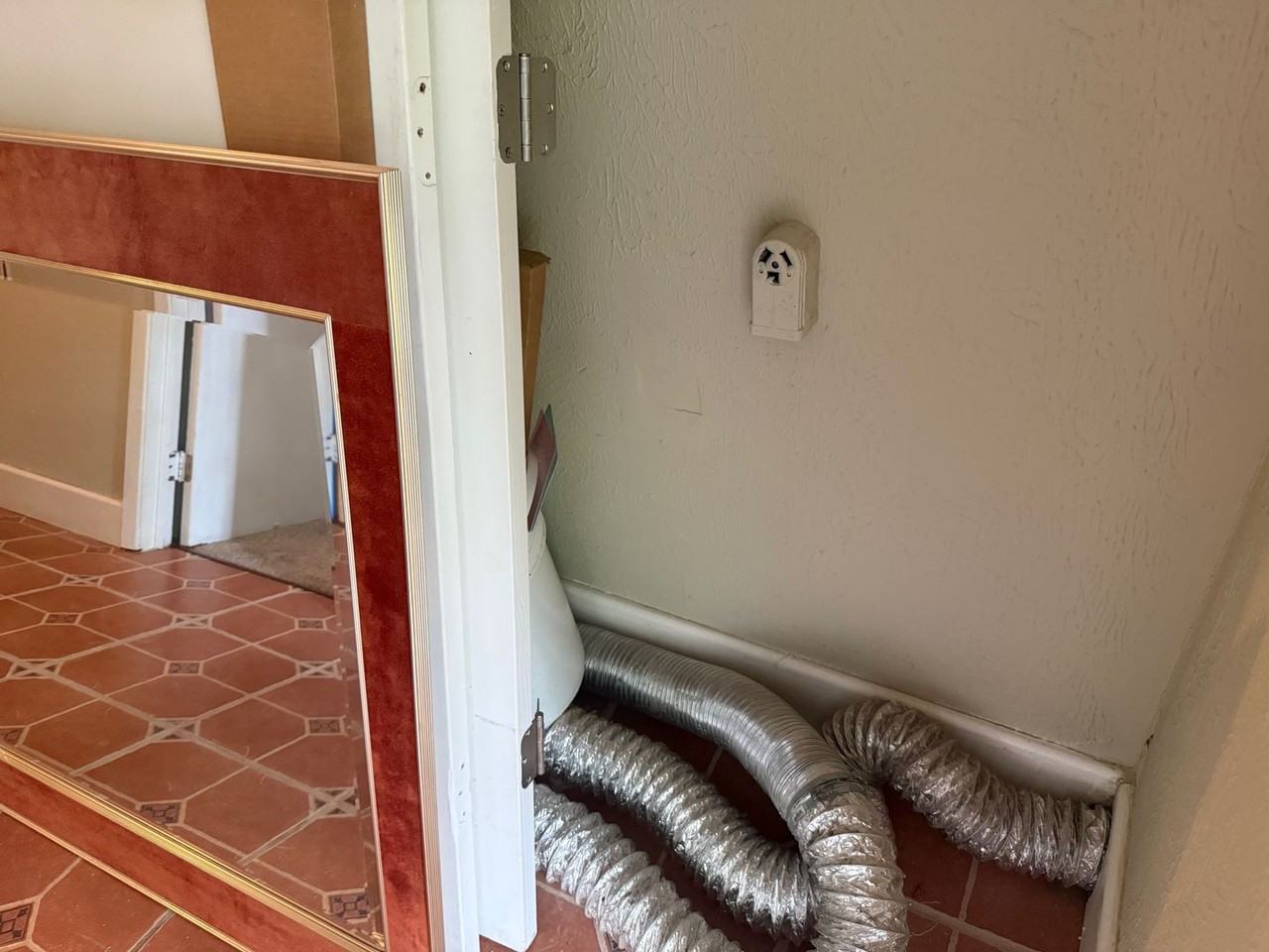 643 E South St - Photo 6 of 30