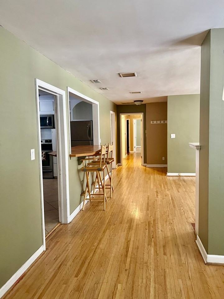 1041 E Linwood Ter - Photo 3 of 14