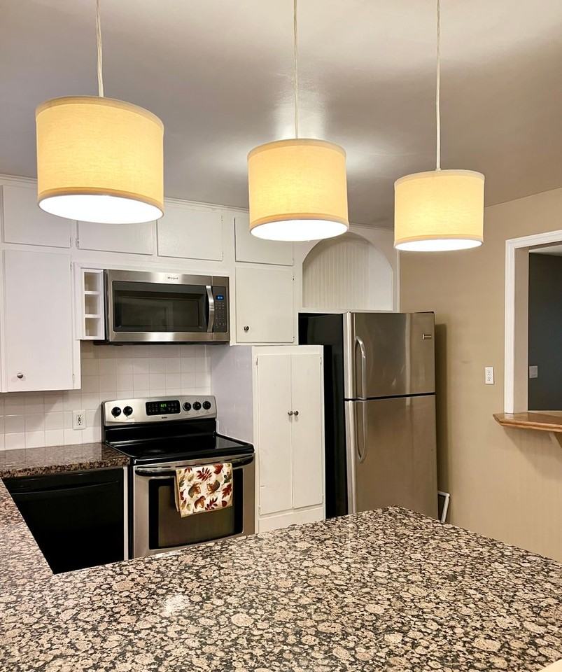 1041 E Linwood Ter - Photo 6 of 14