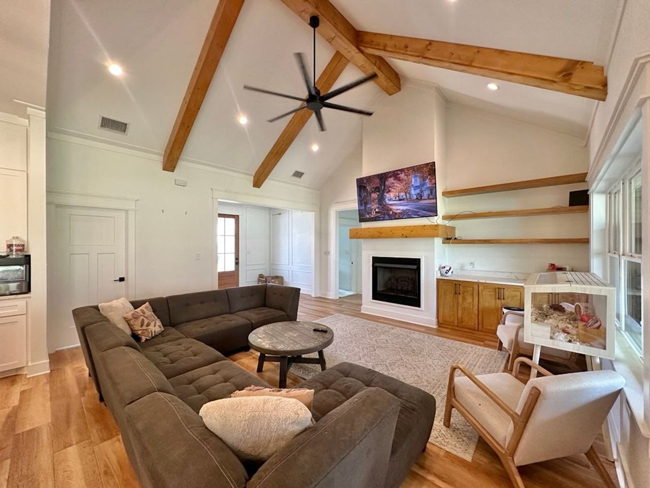 15849 Avery Ln - Photo 5 of 20
