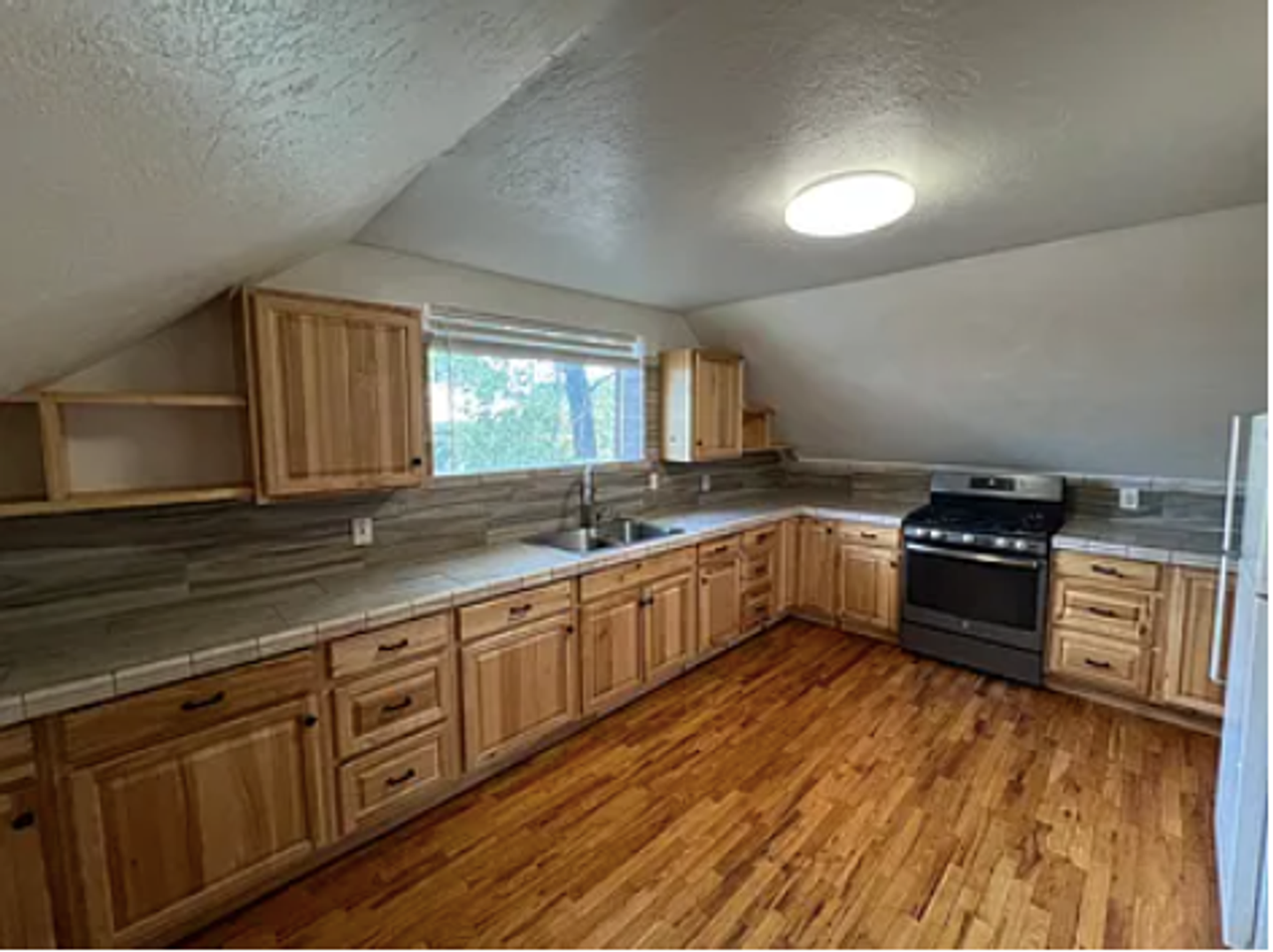 333 N Park St #C - Photo 2 of 10