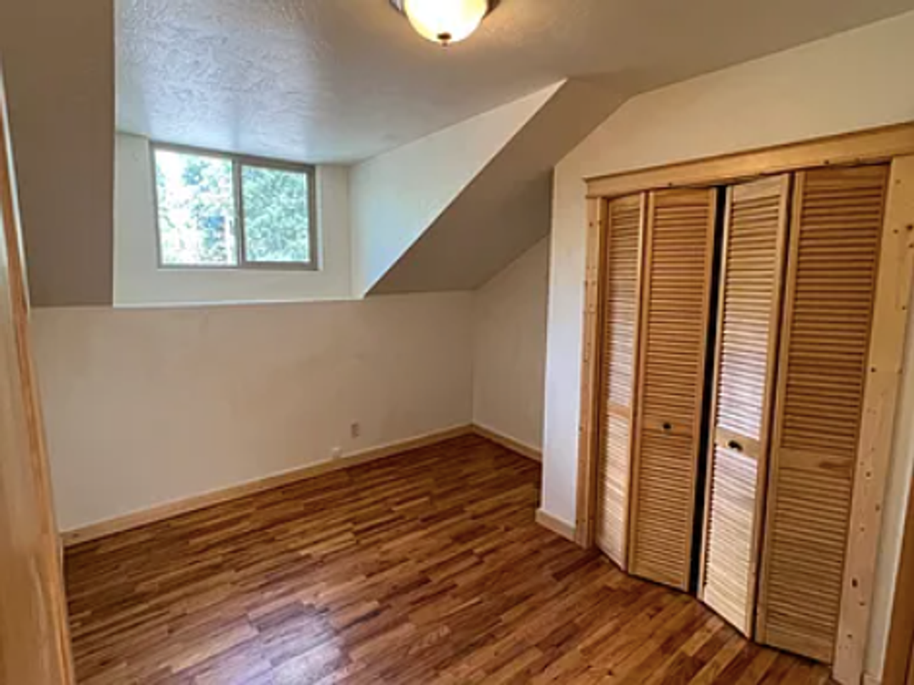 333 N Park St #C - Photo 3 of 10