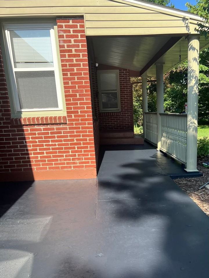 1033 E Kingsbury St - Photo 2 of 17