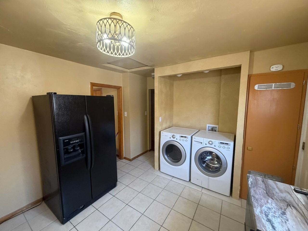 1031 N Spring St - Photo 6 of 18