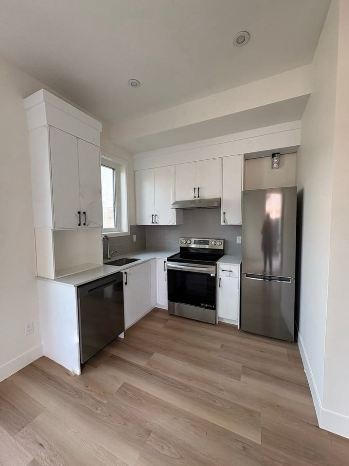 Seavale Rd - Photo 2 of 6