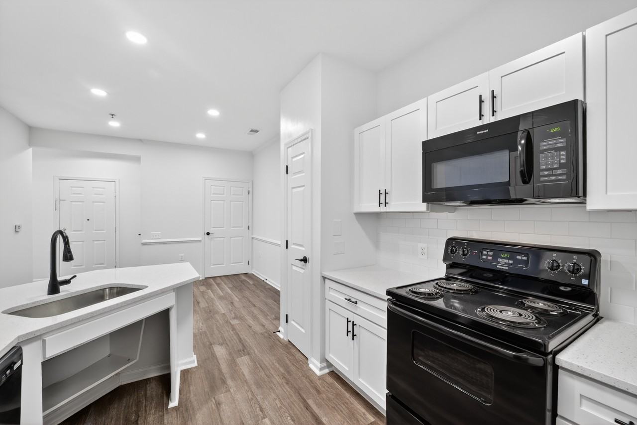 Brittany Commons Apartments - Photo 2 of 50