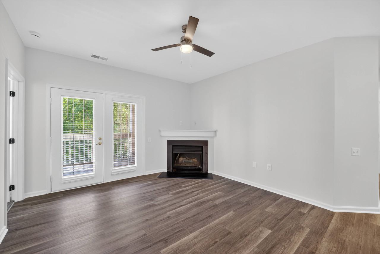 Brittany Commons Apartments - Photo 4 of 50