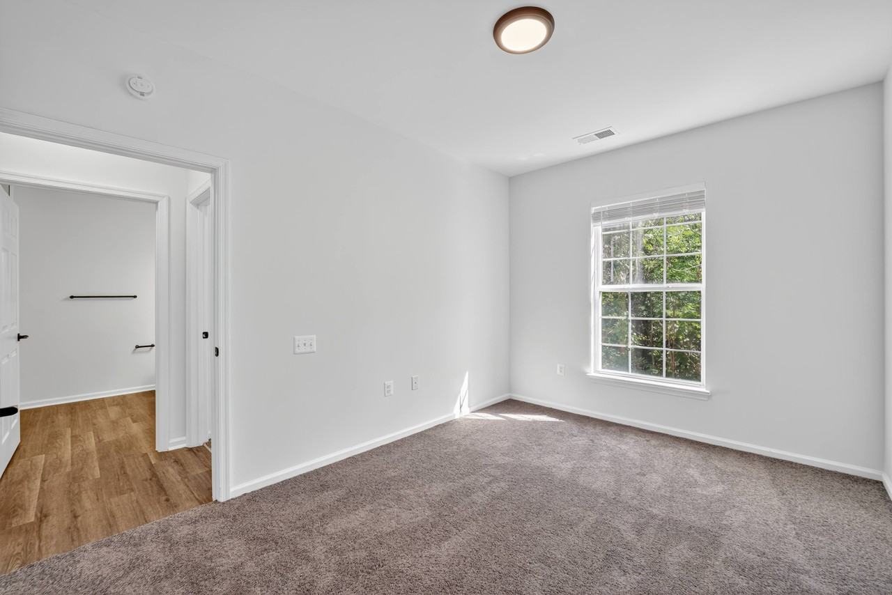 Brittany Commons Apartments - Photo 5 of 50