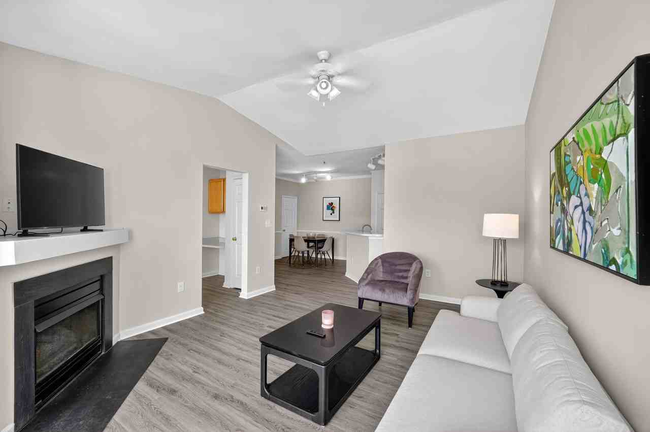 Brittany Commons Apartments - Photo 6 of 50